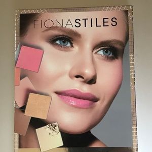 NWT Fiona Stiles Eye & Face Contouring Palette